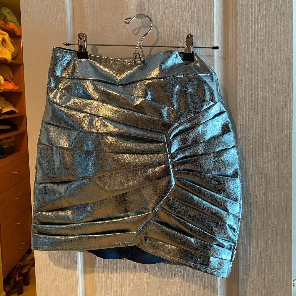 Skirt - Picture 2 of 3